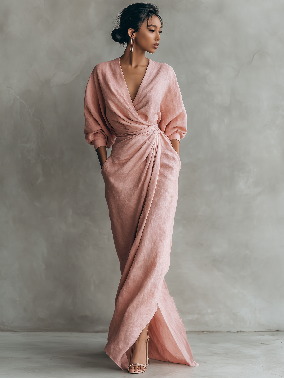 ALUCIA - ROBE LONGUE EN LIN ROSE À COL EN V